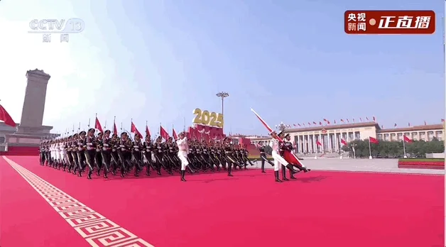 共同见证庄严神圣的历史时刻